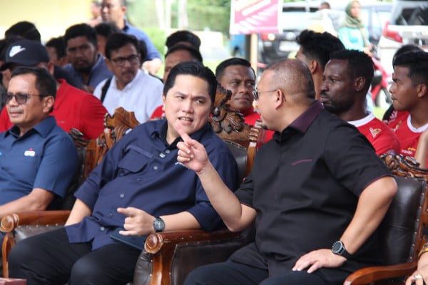 Semen Padang FC Terancam tak Bisa Berkandang di Stadion Agus Salim, Ketua Umum PSSI: Pemerintah Daerah jangan Hanya Pikirkan Aset 1 Ketua Umum PSSI, Erick Thohir bersama Owner Rosiade FC, Andre Rosiade FC. (Foto: Dok. Tim AR)