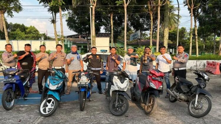 Ikut Balap Liar, Puluhan Motor Ditilang Satlantas Polres Agam 1 Puluhan kendaraan yang diamankan Sat Lantas Polres Agam. Dok HO/Sat Lantas Polres Agam