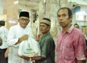 255 Warga Padang Barat Terima Sembako, Wako Hendri Septa: Semoga Berkah