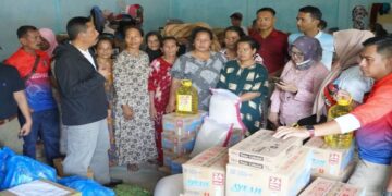 Peduli Sesama, Kemenkumham Sumbar Salurkan Bantuan Sembako untuk Korban Bencana di Pessel 8 Peduli Sesama, Kemenkumham Sumbar Salurkan Bantuan Sembako untuk Korban Bencana di Pessel