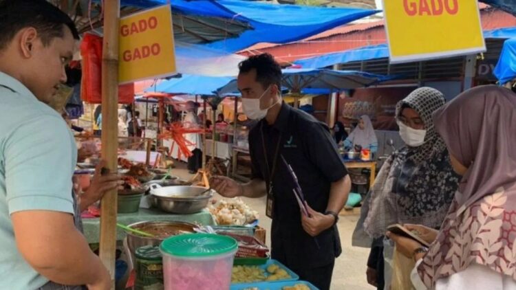 Badan Pengawas Obat dan Makanan (BPOM) di Payakumbuh melakukan Inspeksi Mendadak (sidak) di Pasar Pabukoan Batusangkar (Antara/Etri Saputra)