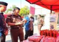 Bantu Masyarakat Dapatkan Sembako dengan Harga Terjangkau, Kejati Sumbar Adakan Pasar Murah