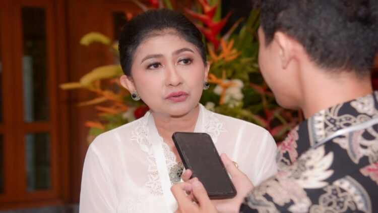 Dina Budi Arie mengajak kepada generasi muda untuk cinta kepada pruduk lokal. (Foto: Humas Kemkominfo)