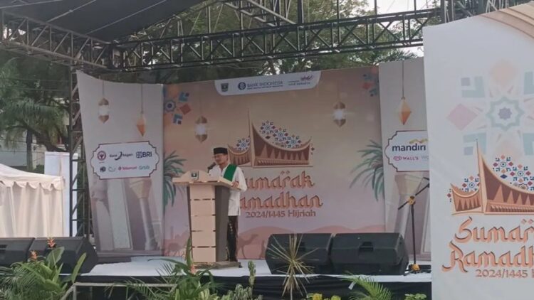 Menteri Pariwisata dan Ekonomi Kreatif RI Sandiaga Uno buka Sumarak Ramadan di Sumbar. ANTARA/Miko Elfisha