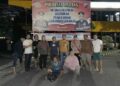 Tiga pelaku penganiayaan berujung pembunuhan ditangkap Satreskrim Polresta Padang pada Minggu (17/3/2024) malam. (Foto: Dok. Tim Klewang)