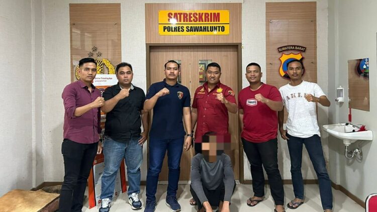 Cabuli Anak Dibawah Umur, Pria di Sawahlunto Ini Diringkus Polisi 1 Polres Sawahlunto ringkus pelaku pencabulan. (dok. istimewa)