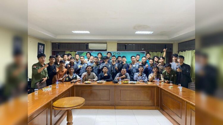 Laksanakan Kegiatan Dakwah, Belasan Kader Dai Muda Dewan Da'wah Dikirim ke Mentawai-Pessel 1 Kegiatan pembekalan kepada para dai muda di Gedung Islamic Centre Al Quds Padang, Minggu (3/3/2024). (Foto: Dok. Istimewa)