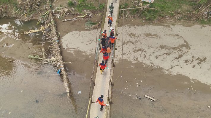 Tim SAR Gabungan Temukan lagi Satu Korban Meninggal akibat Banjir Pessel 1 Satu korban tambahan meninggal dunia akbat banjir bandang di Kabupaten Pesisir Selatan ditemukan oleh Tim SAR Gabungan pada Selasa (12/3/2024) sore. (Foto: Dok. Basarnas)