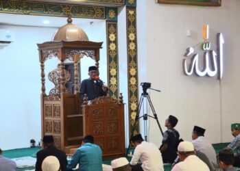 Tausiah Perdana di Masjid Agung Nurul Iman, Hendri Septa Minta Warga Manfaatkan Ramadan dengan Baik