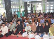 Wali Kota Padang Serahkan 395 Paket Sembako dari Baznas