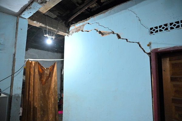 Pemprov Sumbar Salurkan Bantuan Renovasi Rumah tak Layak Huni Guru Honorer di Agam 1 Kondisi rumah tak layak huni rumah seorang guru honorer di Kabupaten Agam. (Foto: Dok. Adpim)