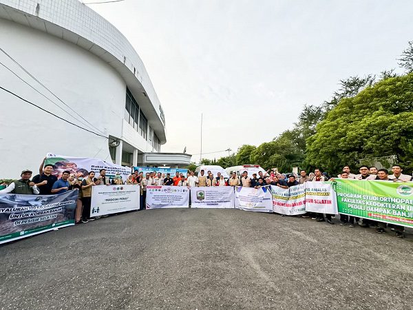 Unand Kirim Tim Tanggap Bencana ke Pessel, Fokus ke Kesehatan Fisik dan Mental Korban Terdampak 1 Unand mengirim Tim Tanggap Bencana ke Kabupaten Pesisir Selatan dan fokus kepada kesehatan fisik dan mental korban. (Foto: Dok. Unand)