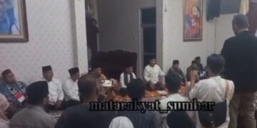 Marah Gegara Gubernur Singgah Sahur Tak Minta Izin, Bupati Solok: Dia Gak Punya Daerah Kekuasaan 8 Marah Gegara Gubernur Singgah Sahur Tak Minta Izin, Bupati Solok: Dia Gak Punya Daerah Kekuasaan