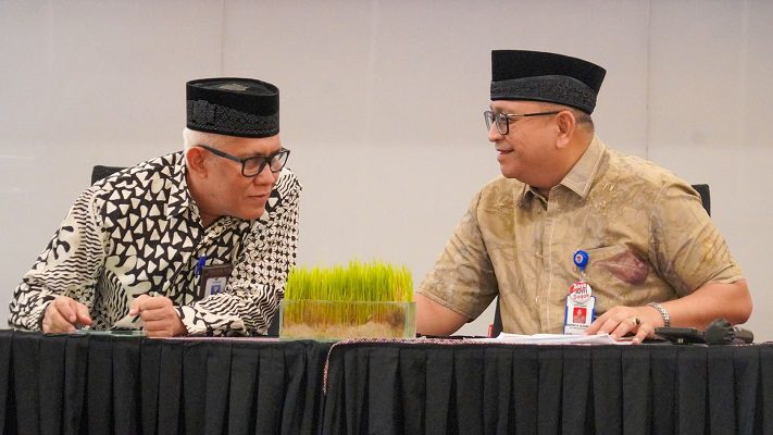 Pemko Padang Apresiasi Advokasi Keamanan Pangan BBPOM 1 Kepala BBPOM di Padang, Abdul Rahim (kiri) dan Sekda Kota Padang, Andree Harmadi Algamar (kanan). Pemerintah Kota (Pemko) Padang memiliki komitmen tinggi dalam menjaga keamanan pangan. (Foto: Dok. Prokopim)