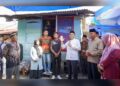 Adik-kakak penyintas difabel di Padang mendapatkan rehabilitasi rumah menjadi bangunan layak huni dalam program Semata. (Foto: Dok. Prokopim)