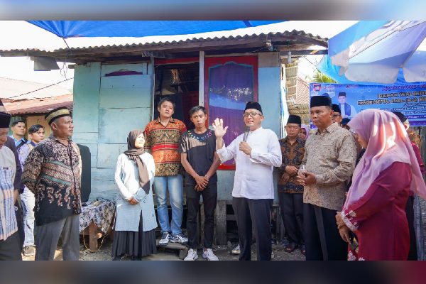 Berkah Ramadan, Rumah tak Layak Huni Milik Kakak-Adik Difabel di Padang Ini Direhab 1 Adik-kakak penyintas difabel di Padang mendapatkan rehabilitasi rumah menjadi bangunan layak huni dalam program Semata. (Foto: Dok. Prokopim)