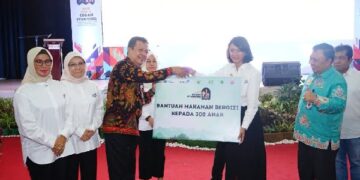 PTPN IV PalmCo Tanggulangi 1.100 Anak dari Stunting Wujudkan Indonesia Emas 2045 8 Aksi bersama cegah stunting antara PTPN IV PalmCo bersama Ikatan Keluarga Besar Istri (IKBI). (Foto: Dok. PTPN)