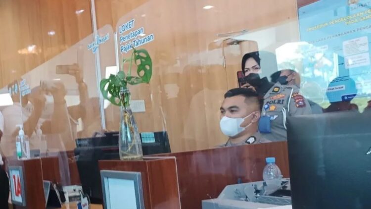 Pemprov Sumbar Berlakukan Pemutihan Pajak Kendaraan hingga 30 September 2024 1 Pelayanan pembayaran Samsat di Padang, Sumbar. ANTARA/Miko Elfisha