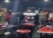 Langgar Jam Operasional, Aktivitas di Kafe Karaoke di Padang Dibubarkan Satpol PP