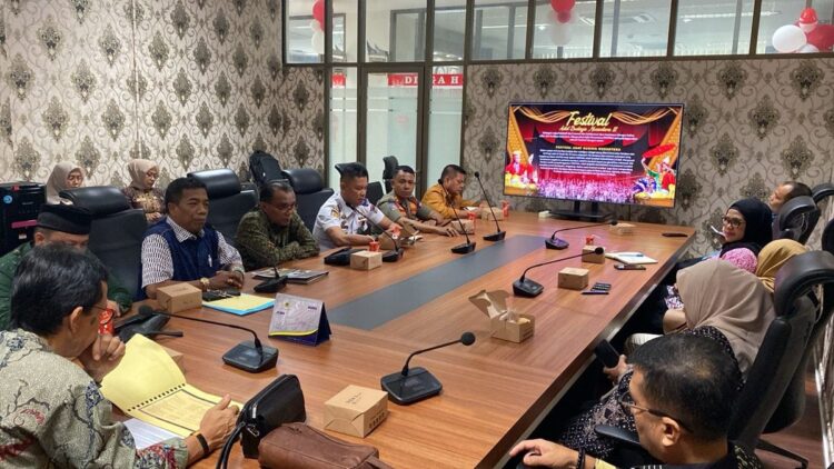 Rapat persiapan kegiatan Festival Adat Budaya Nusantara (FABN) III Sumatera Barat. (Foto: Dok. Diskominfo Padang)