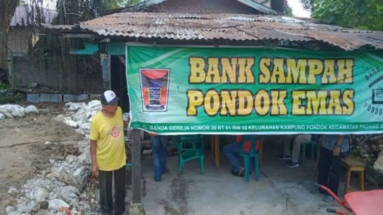 Kesadaran makin Tinggi, Pemko Padang Berharap Bank Sampah Bertumbuh 1 Pemko Padang berharap Bank Sampah semakin bertumbuh. (Foto: Dok. MC Padang)