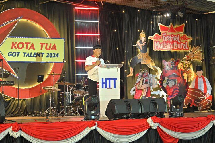 Bazar Merah Putih 2024 yang dilaksanakan HTT dibuka oleh Gubernur Sumbar, Mahyeldi. (Foto: Dok. Adpim)