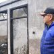 Penjabat Wali Kota (Pj Wako) Padang, Andree Harmadi Algamar meninjau rumah milik guru yang terbakar di kawasan Lolong Belanti. Peristiwa itu terjadi beberapa waktu lalu. (Foto: Dok. Prokopim)
