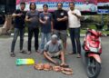 Pelaku pencurian tembaga kabel pemancar provider berinisial A (32) ditangkap Polresta Padang pada Jumat (23/8/2024) pagi. (Foto: Dok. Tim Klewang)