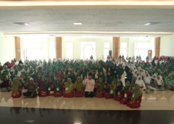 Cawako Padang, Fadly Amran menghadiri kegiatan Kompetisi Mars Majelis Taklim Indonesia (MTI) yang berlangsung di ruang pertemuan Masjid Agung Nurul Iman, Sabtu (31/8/2024) siang. (Foto: Dok. Tim FA)