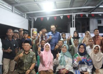 Cawako Padang, Fadly Amran, melakukan kunjungan ke Komplek Cendana Parupuak Tabing pada Jumat (31/8/2024) malam. (Foto: Dok. Tim FA)