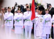 Presiden Jokowi Kukuhkan 76 Anggota Paskibraka Ibu Kota Nusantara
