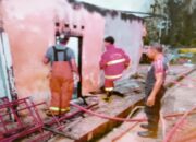 Warung Grosir di Agam Terbakar, Damkar Kerahkan Tiga Armada Padamkan Api