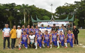 12 tim sepak bola antar Disdik se-Sumatera Barat (Sumbar) ikut memeriahkan rangkaian Hari Jadi Kota (HJK) ke-355 tahun Kota Padang. (Foto: Dok. Prokopim)