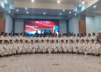 54 Paskibraka Padang Siap Kibarkan Merah Putih