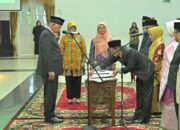 Gubernur Sumbar Lantik 18 Pejabat Administrator dan Pengawas