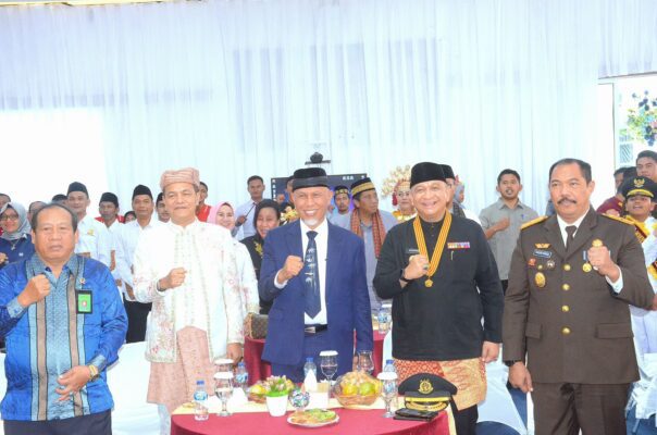 Pesan Pj Wako Padang ke Narapidana di Sumbar Penerima Remisi HUT RI ke-79 1 Penjabat Wali Kota (Pj Wako) Padang, Andree Harmadi Algamar menyaksikan pemberian remisi umum bagi 4.185 narapidana dan anak pidana di Sumatera Barat (Sumbar), Sabtu (17/8/2024) siang. (Foto: Dok. Prokopim)