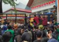 Ragam Aksi Unjuk Rasa Kawal Putusan MK Soal Pilkada di Sumbar 6 Aksi unjuk rasa kawal putusan MK berlangsung di seluruh Indonesia, termasuk Kota Padang, Sumatera Barat (Sumbar) pada Kamis (22/8/2024) siang. (Foto: Dok. Istimewa)