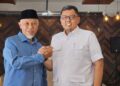 Braditi Moulevey: Mahyeldi-Vasko Resmi Mendaftar jadi Cagub-Cawagub Sumbar, Program Kerja dan Visi-Misi Segera Diumumkan 5 Calon Gubernur (Cagub) Sumatera Barat (Sumbar) periode 2024-2029 dan Wakil Ketua Pemenangan Mahyeldi-Vasko, Braditi Moulevey berfoto sebelum pendaftaran ke KPU Sumbar, Selasa (27/8/2024) siang. (Foto: Dok. Tim BM)
