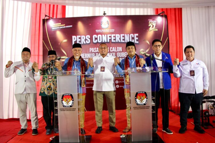 Pasangan cagub dan cawagub Sumbar Mahyeldi-Vasko Ruseimy resmi mendaftar ke KPU Sumbar untuk mengikuti Pilkada Sumbar 2024. (Foto: Dok. Istimewa)