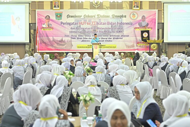 Gubernur Sumbar: IBI Punya Peran Strategis dalam Sistem Ketahanan Kesehatan Nasional 1 Ikatan Bidan Indonesia (IBI) diminta terus meningkatkan sinergitas dengan berbagai pihak, demi memperkuat sistem ketahanan kesehatan nasional. (Foto: Dok. Adpim)
