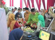 Gubernur Sumbar Resmikan Festival Merah Putih dan Program Subsidi Bunga Usaha Mikro di Padang Panjang