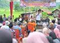 Gubernur Sumbar, Mahyeldi merespons positif terhadap usulan masyarakat Nagari Pauh Kamang Mudiak yang meminta pembukaan jalan usaha tani baru. (Foto: Dok. Adpim)