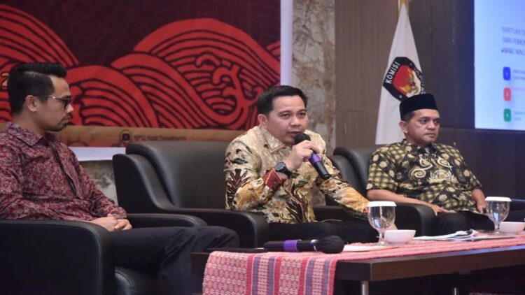 Pemko Sawahlunto Komitmen Sukseskan Pilkada 2024 1 Penjabat Wali Kota Sawahlunto Fauzan Hasan menyampaikan arahan dalam sosialisasi tahapan pelaksanaan pilkada serentak, Rabu. (Antarasumbar/Yudha Ahada)