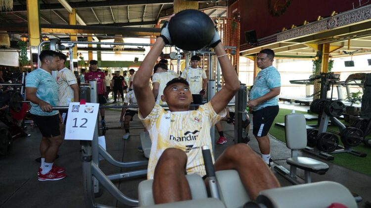 Pemain Timnas U-17 Bersiap Uji Coba Lawan India 1 Pemain Timnas U-17 menjalani latihan fisik saat TC di Bali. (Foto: Dok. PSSI)