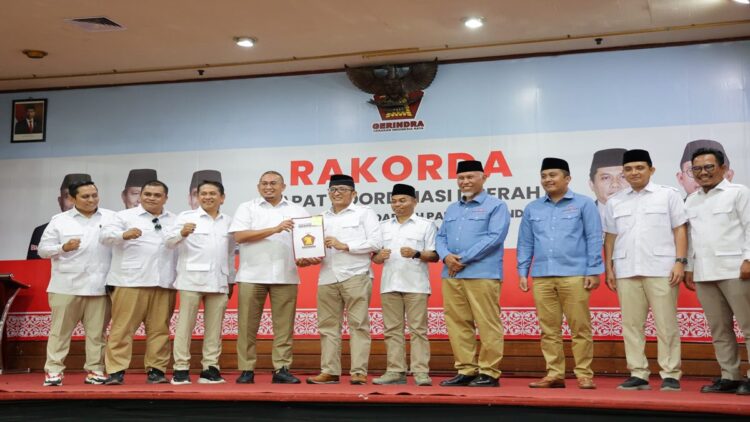Partai Gerindra mendeklarasikan Hendri Septa-Hidaya sebagai calon walikota dan wakil wali kota Padang periode 2024-2029. (Foto: Dok. Istimewa)