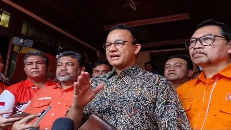Diusung Partai Buruh di Pilkada Jakarta, Anies Baswedan Sampaikan Terima Kasih 1 Mantan Gubernur DKI Jakarta Anies Baswedan (kedua kanan) bersama Presiden Partai Buruh Said Iqbal (ketiga kiri) seusai silaturahmi di Kantor Pusat Pemenangan Partai Buruh di Jakarta, Minggu (25/8/2024). ANTARA/HO Dok pribadi