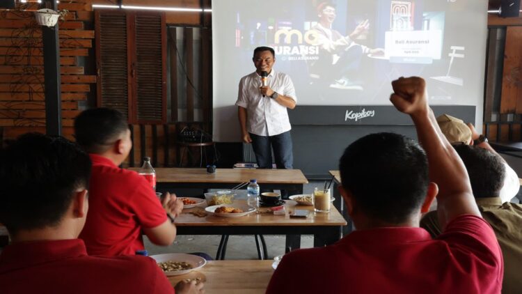 Hendri Septa-Hidayat Bersama Braditi Moulevey Komit Majukan Olahraga Kota Padang 1 Hendri Septa-Hidayat bersama Braditi Moulevey komit majukan olahraga Kota Padang. (Foto: Dok. Istimewa)