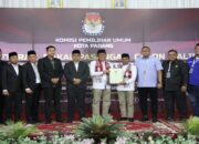 Dampingi Hendri-Hidayat Daftar ke KPU, Andre Rosiade: Jangan Pilih yang ‘Omon-omon’ dan tak Paham Padang