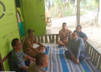 Diskusi jajaran PTPN IV Regional 4 terkait pencurian TBS bersama aparat kepolisian dan tokoh masyarakat. (dok. istimewa)