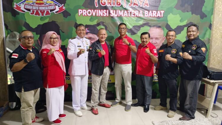 HUT RI ke-79, DPD Ormas GRIB Jaya Sumbar Gelar Berbagai Kegiatan Kemanusiaan 1 Pengurus DPD GRIB JAYA Sumbar. (dok. istimewa)